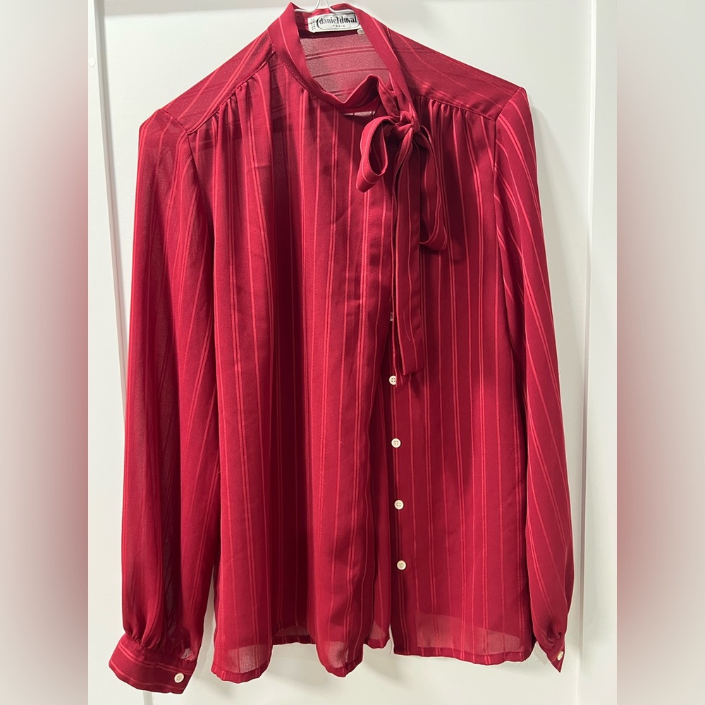 Daniel Duval Red Blouse with tie size 40